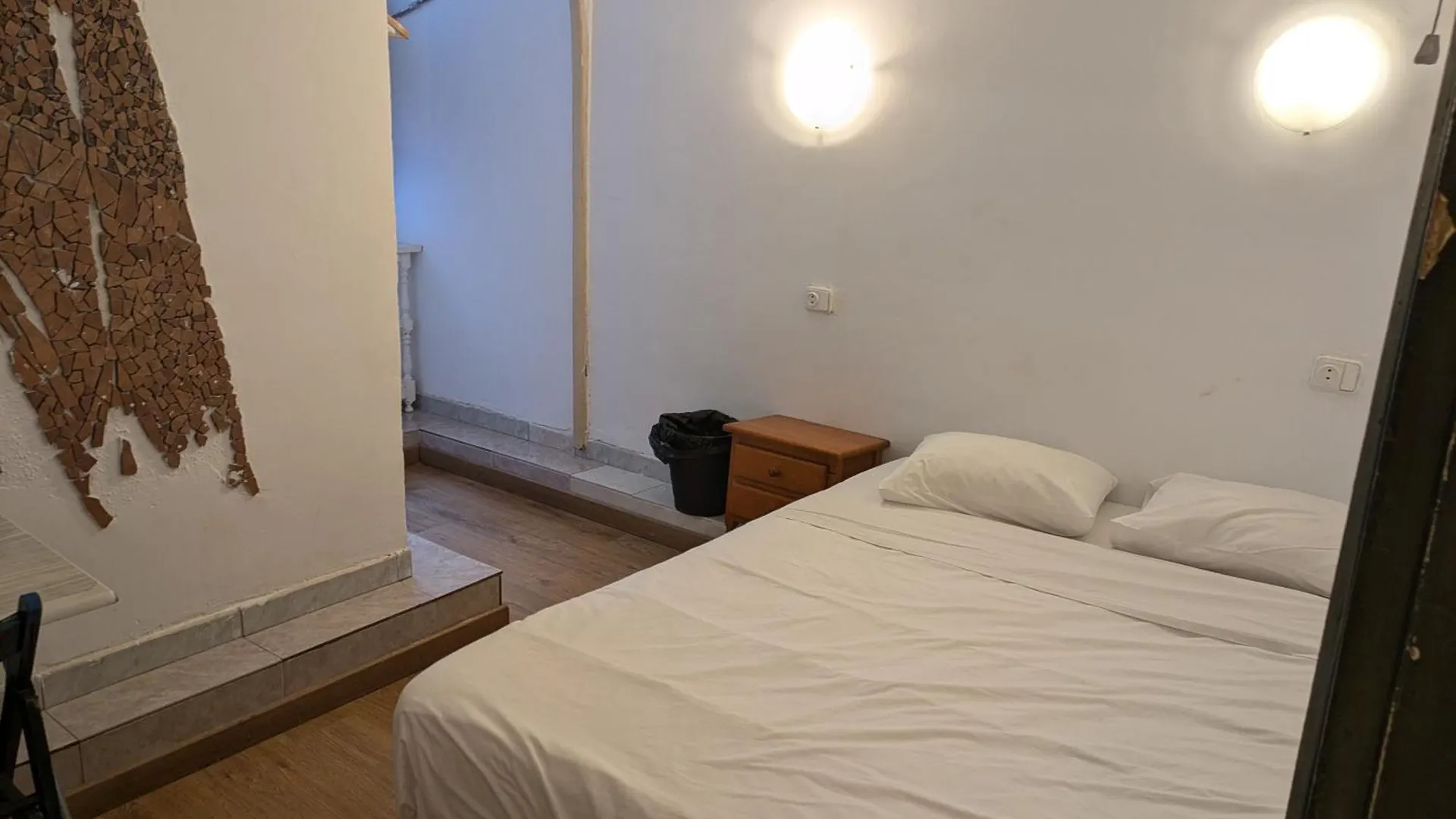 Pension Casa De Barca Barcelona 2*,  Spain