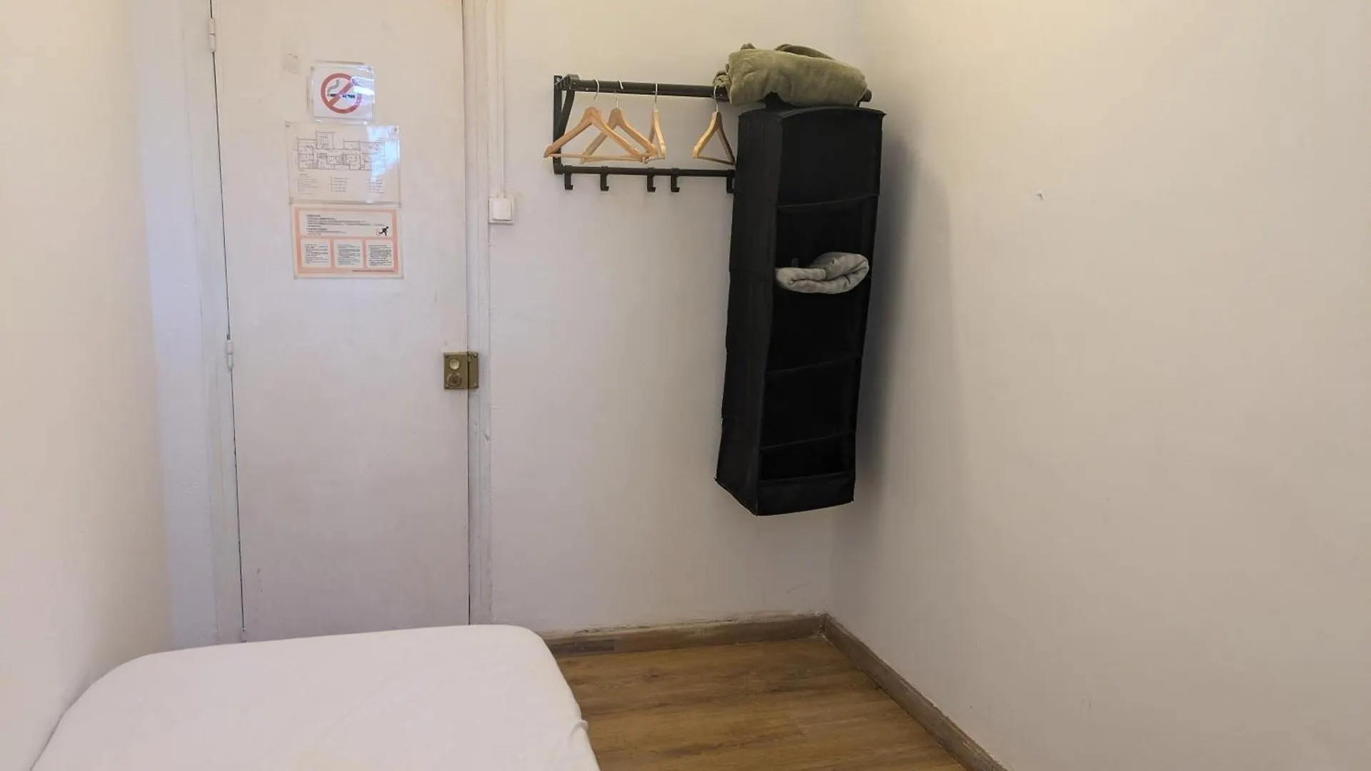 Pension Casa De Barca Барселона