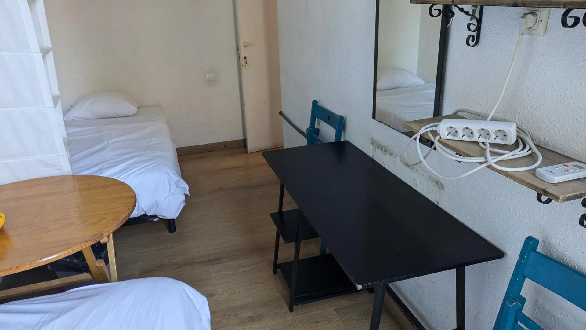 Pension Casa De Barca Барселона 2*,